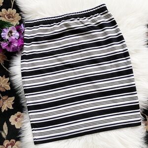 Max Studio Black and White Striped Skirt Size M